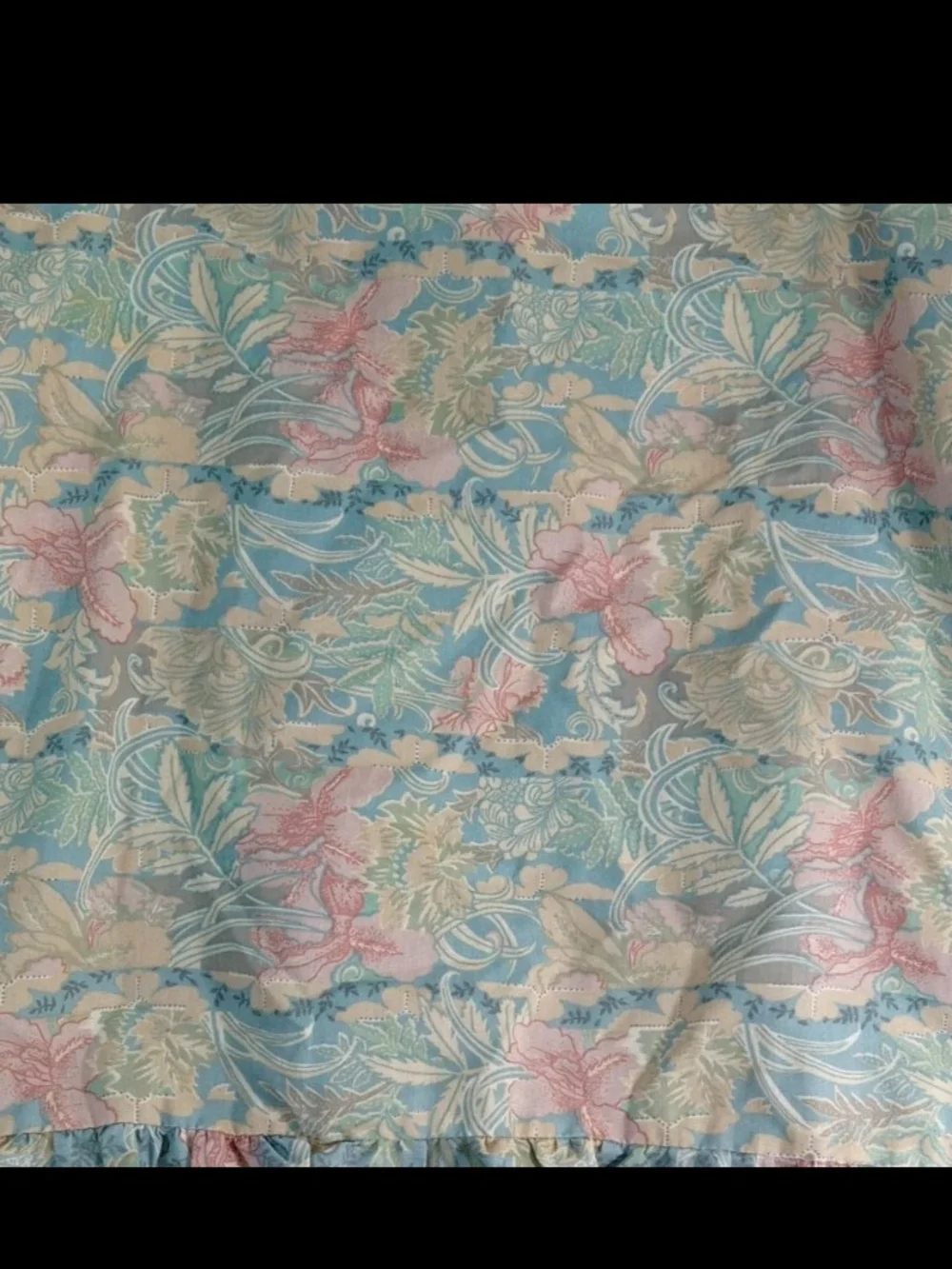 Vintage Set 2 King Size Crown Crafts Pillow Shams w/Ruffles - Boho Floral Design
